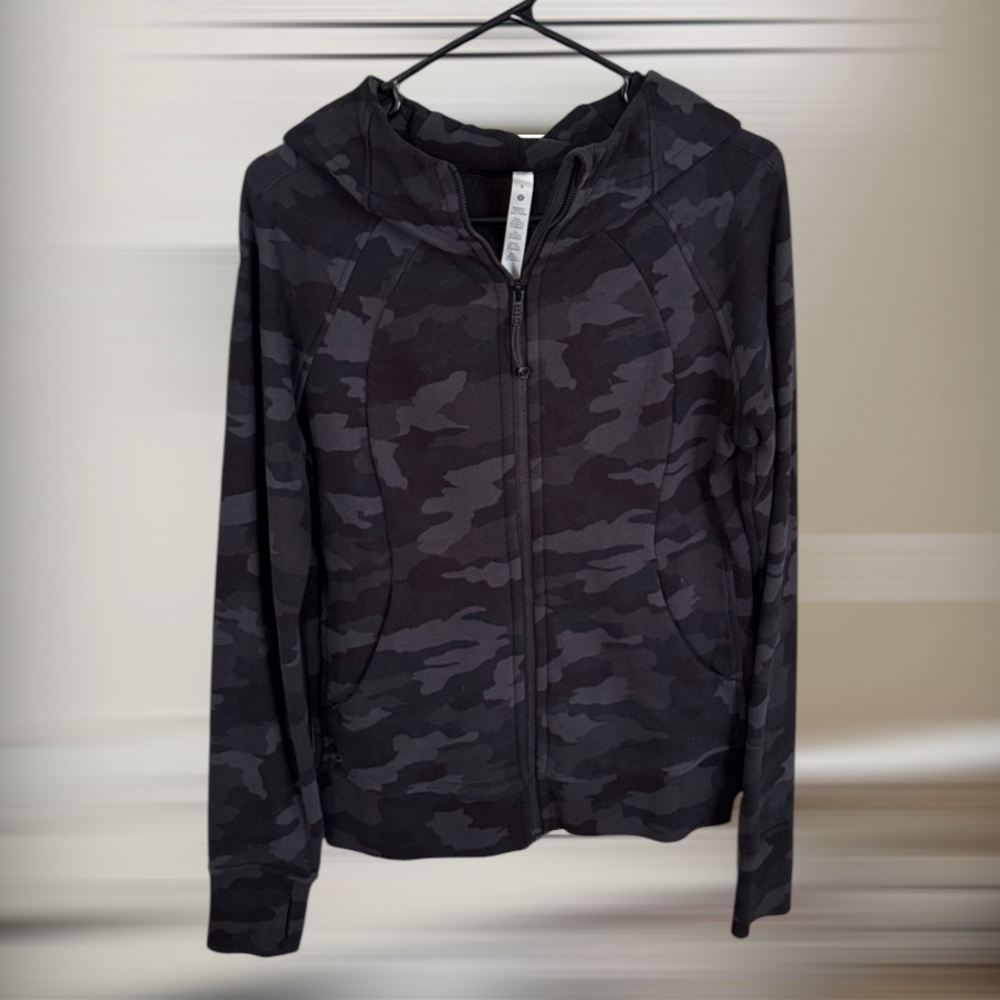 NWT Lululemon Scuba Hoodie Black Multi Camo | Size 6 - Picture 3 of 5